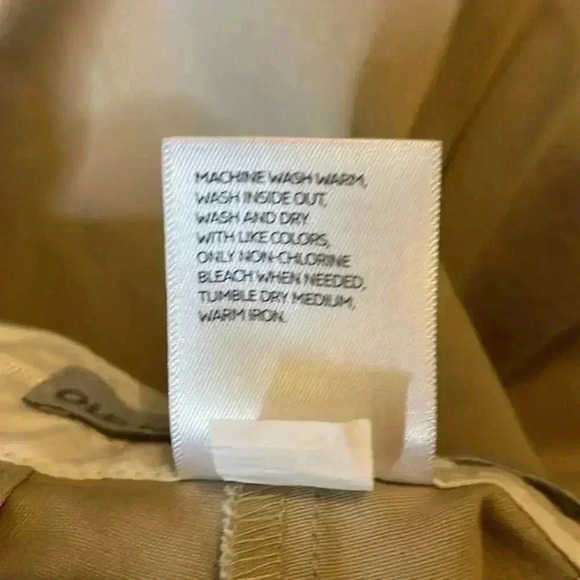 Old Navy Women’s 6 Classic Rise Khaki Cropped Pants - Picture 7 of 7